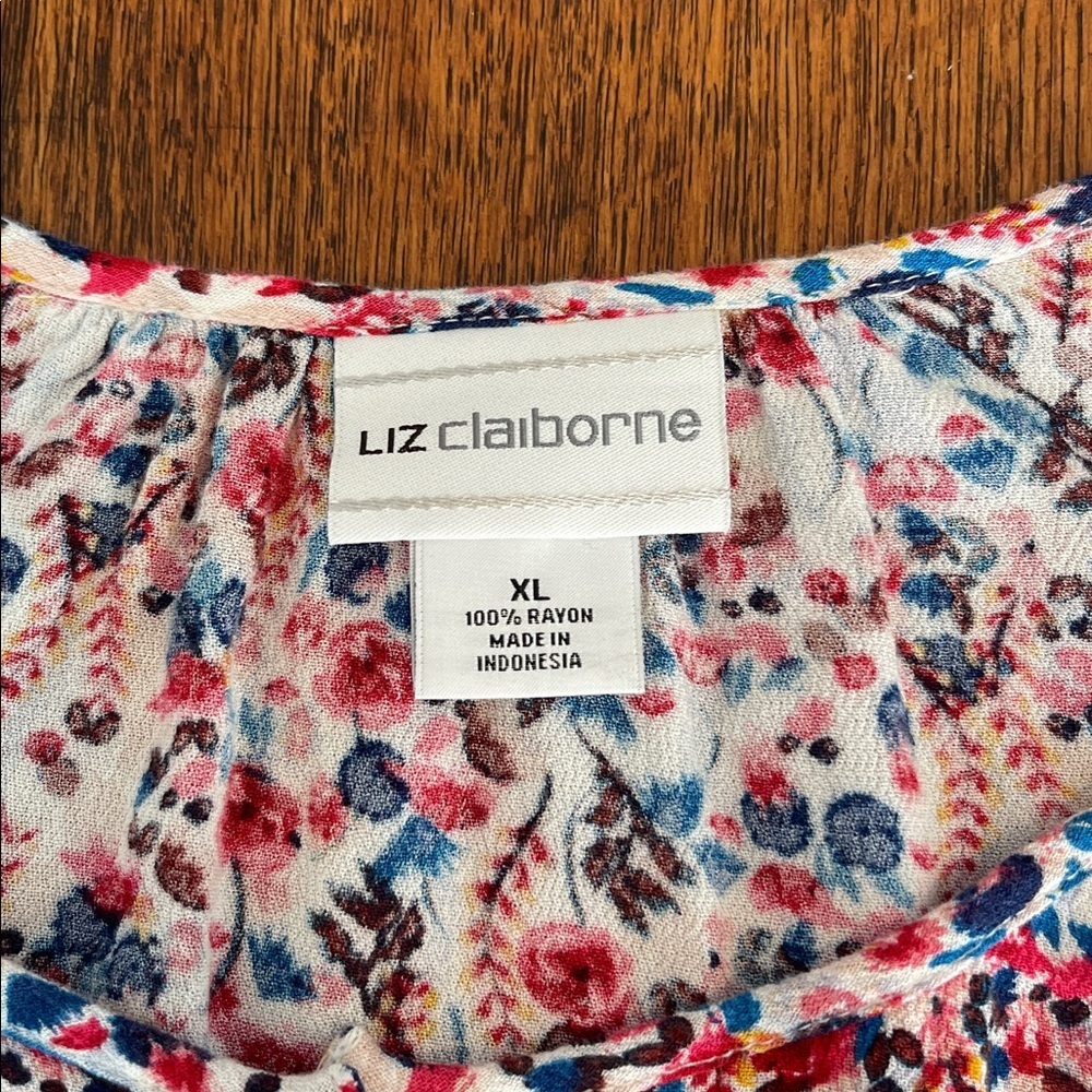 Liz Claiborne Short Sleeve Top XL red pink blue floral rayon scoop neck feminine - Picture 4 of 7